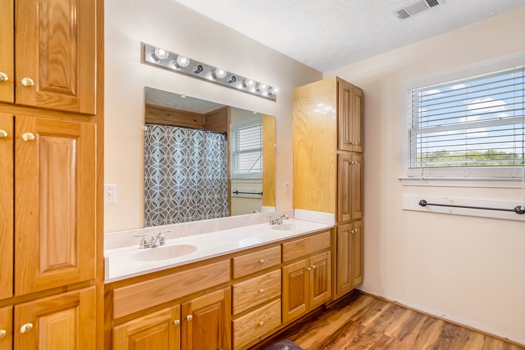 233 Ivy Ridge