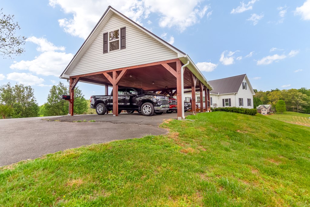 233 Ivy Ridge