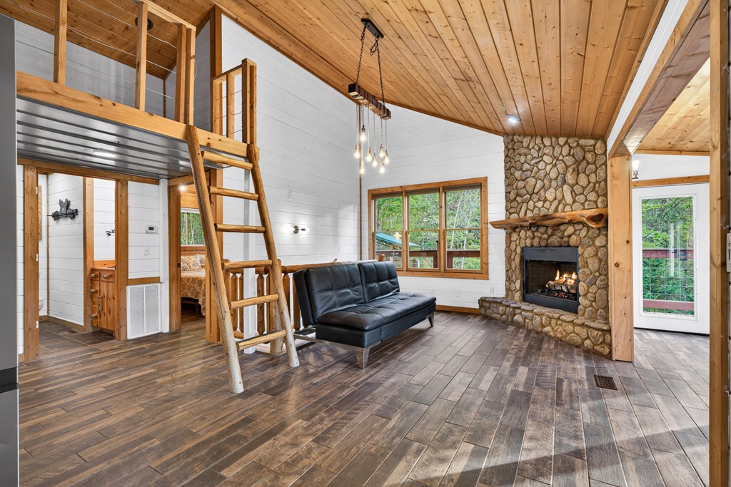 19 The Forest Road