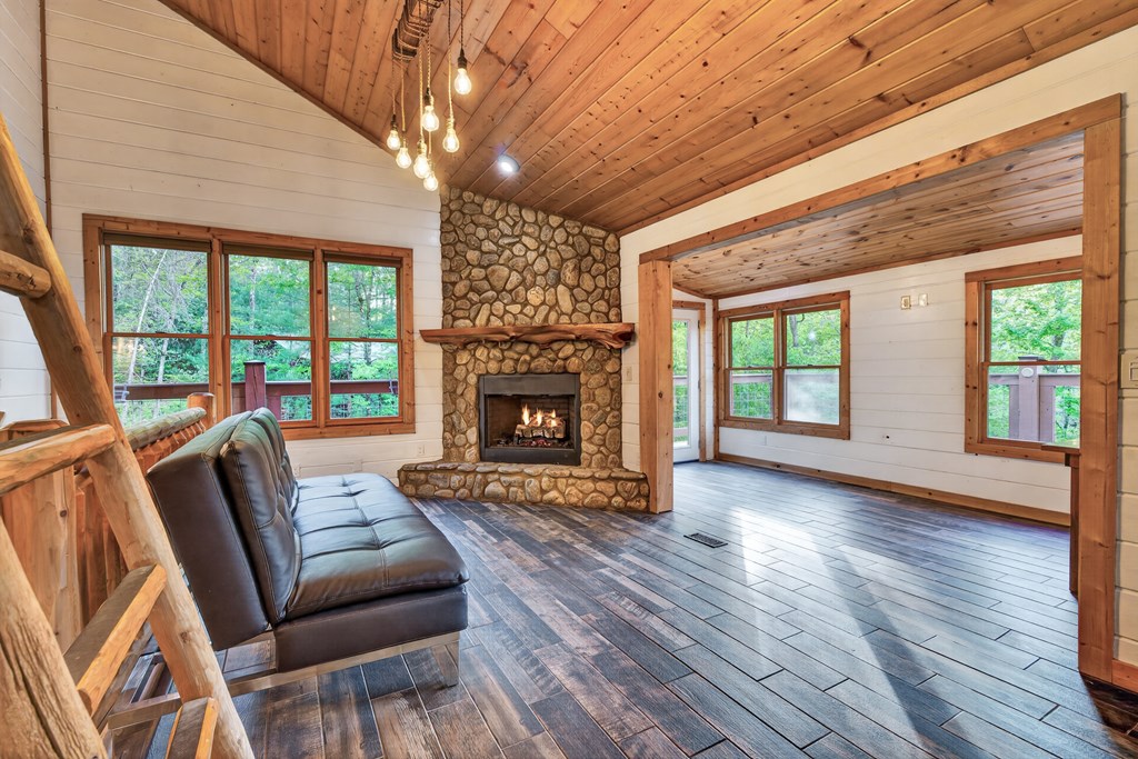 19 The Forest Road