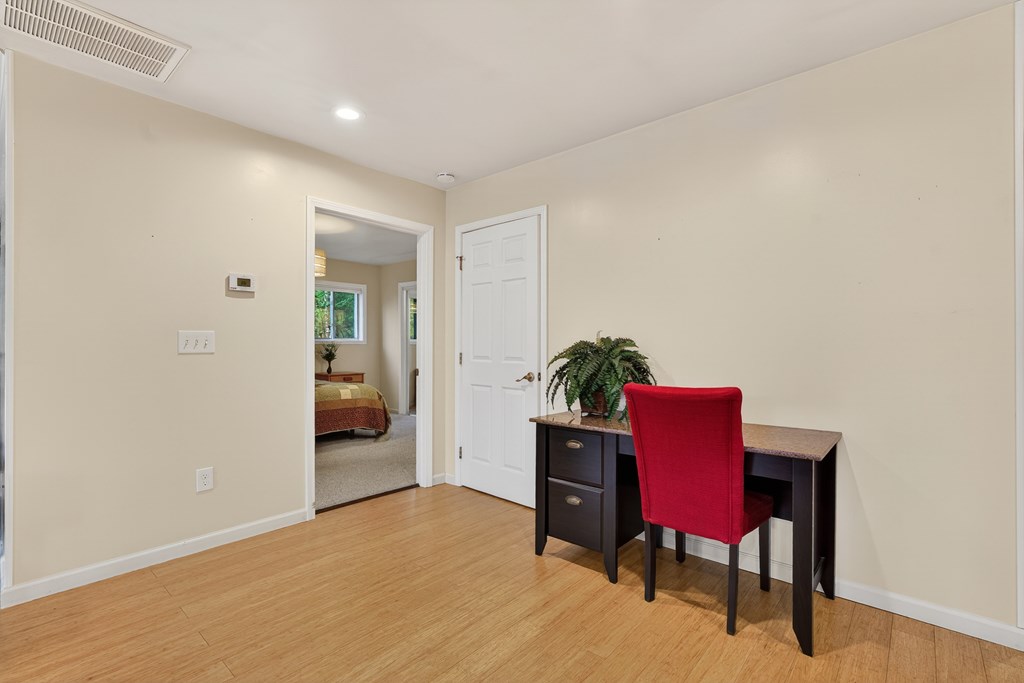 19 The Forest Road