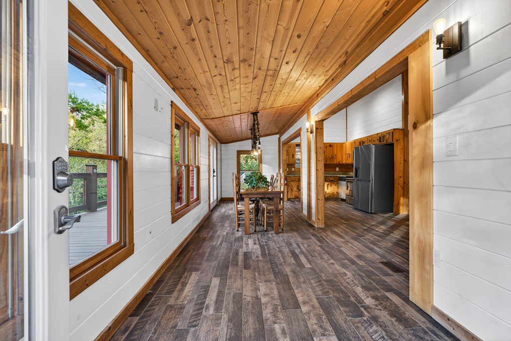 19 The Forest Road
