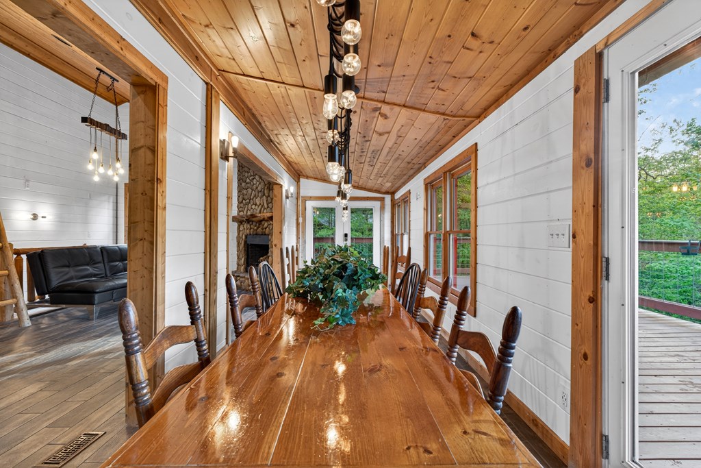 19 The Forest Road