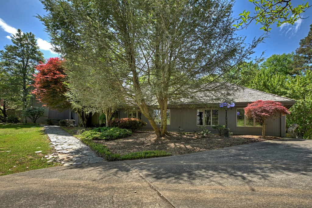 196 Westwoods Drive
