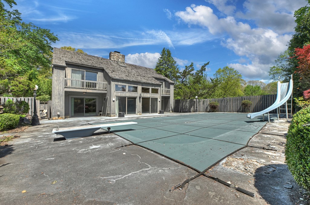 196 Westwoods Drive