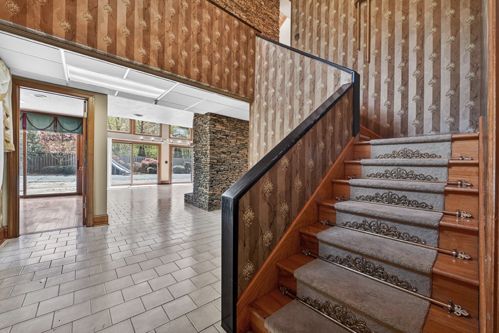 196 Westwoods Drive