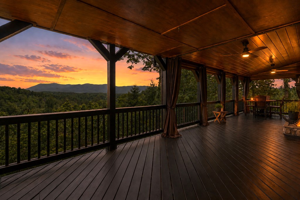 495 Trails End Ridge