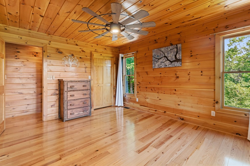 495 Trails End Ridge