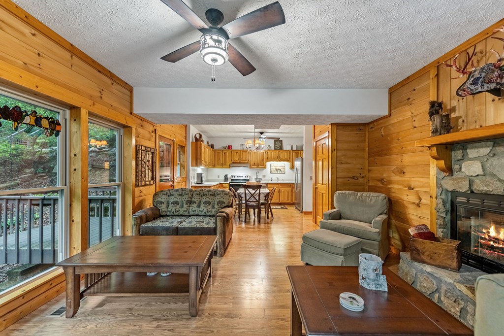 4396 W Hwy 382