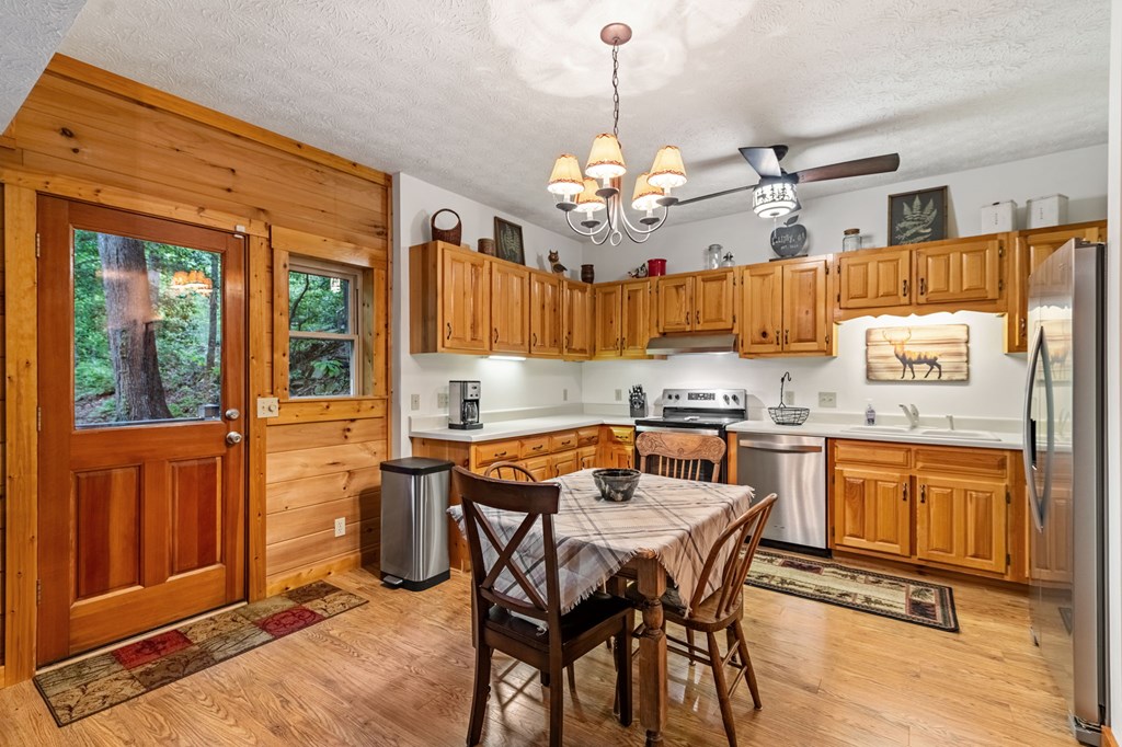 4396 W Hwy 382