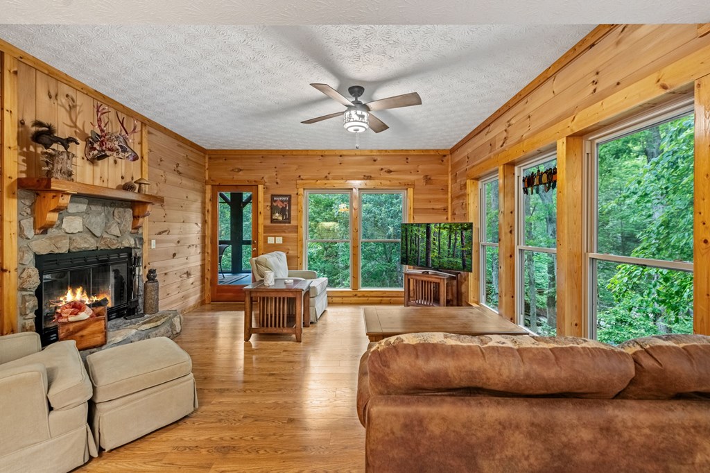 4396 W Hwy 382