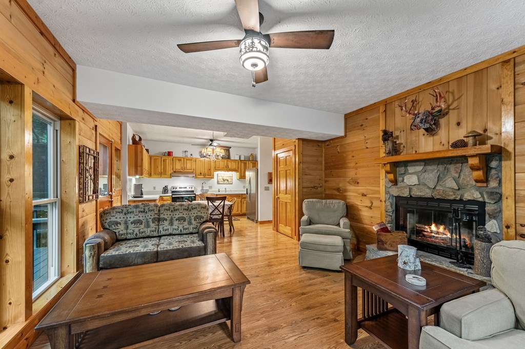 4396 W Hwy 382