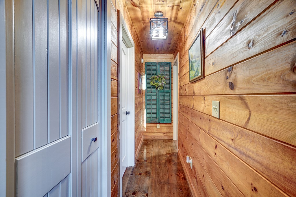 28 Rowland Pointe