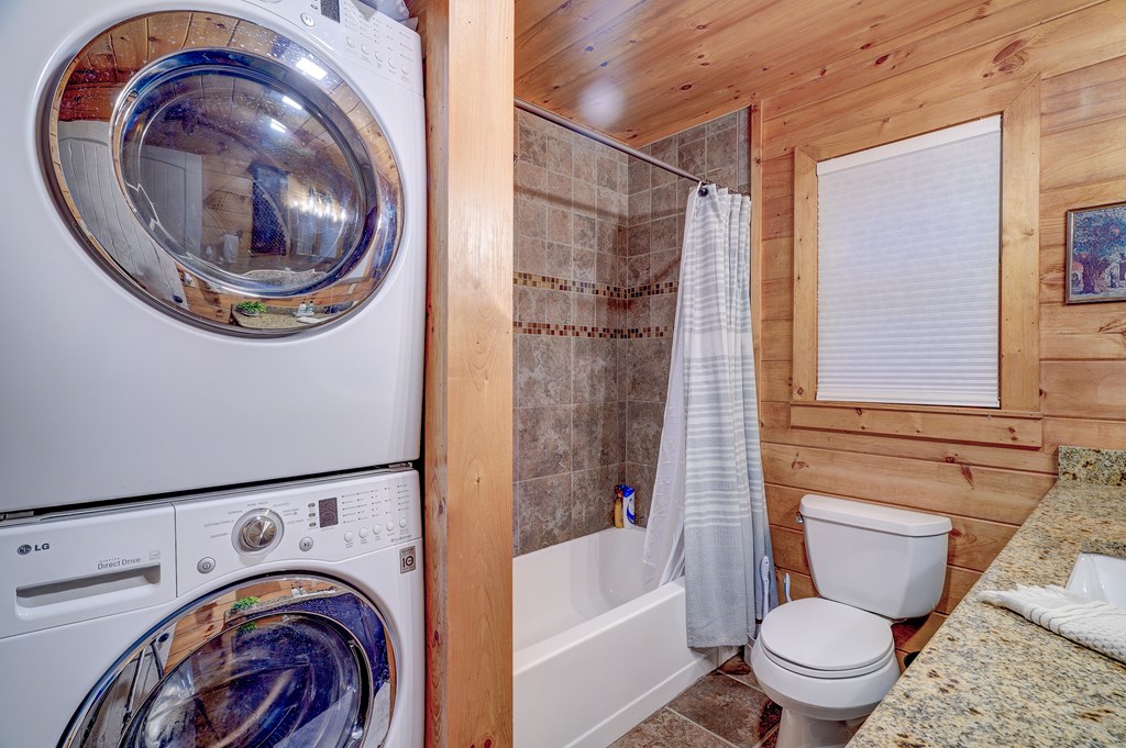 28 Rowland Pointe