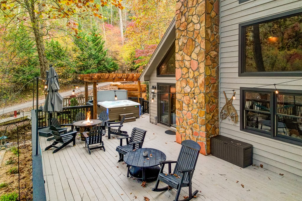 28 Rowland Pointe