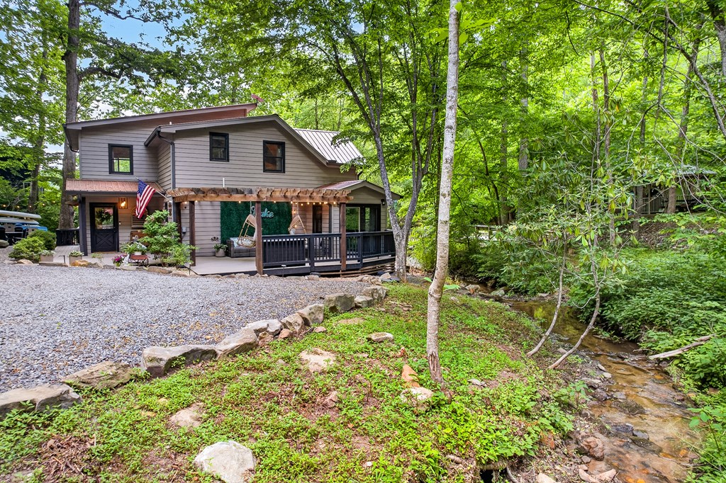 28 Rowland Pointe
