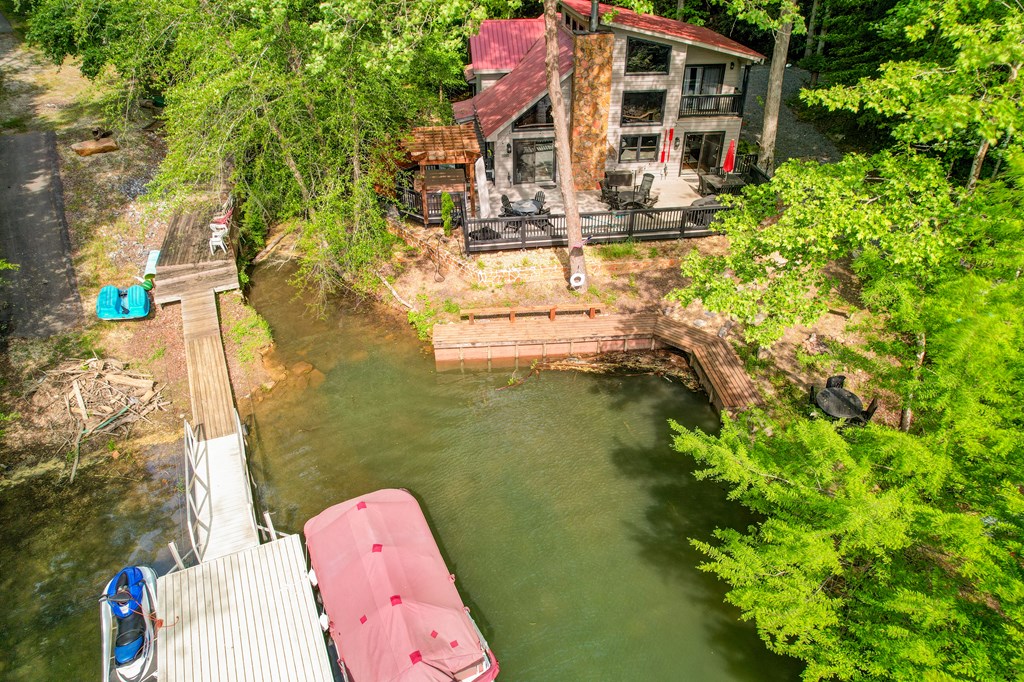 28 Rowland Pointe
