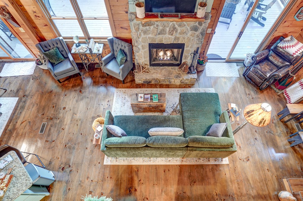 28 Rowland Pointe