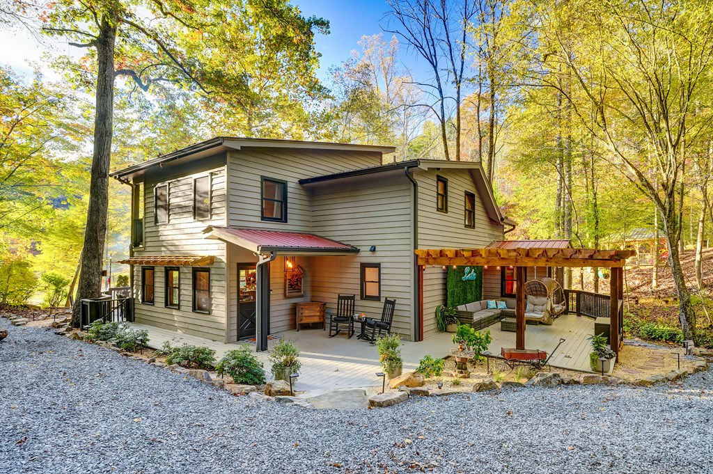28 Rowland Pointe