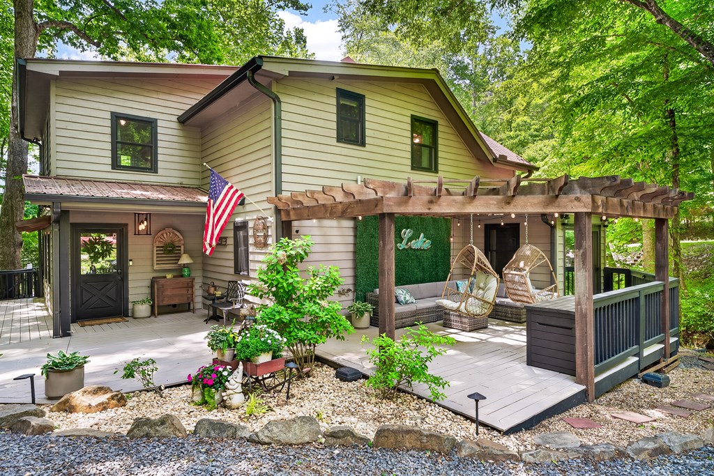 28 Rowland Pointe