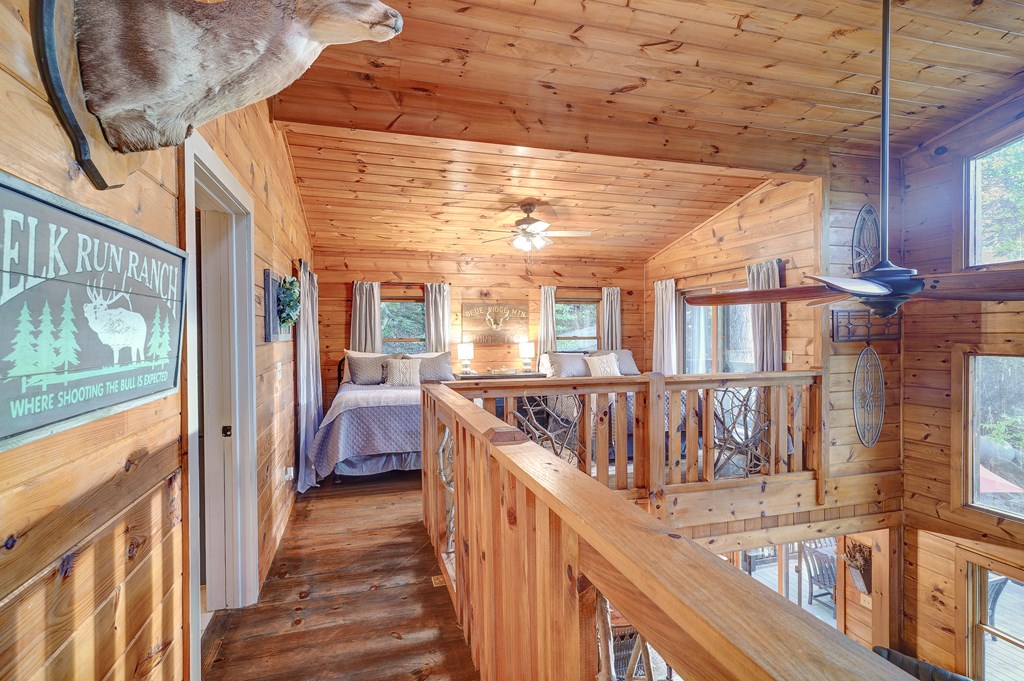 28 Rowland Pointe