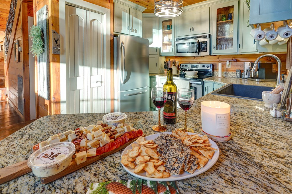 28 Rowland Pointe