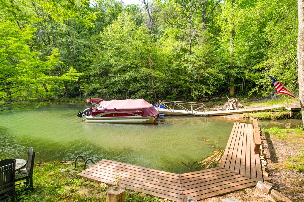 28 Rowland Pointe