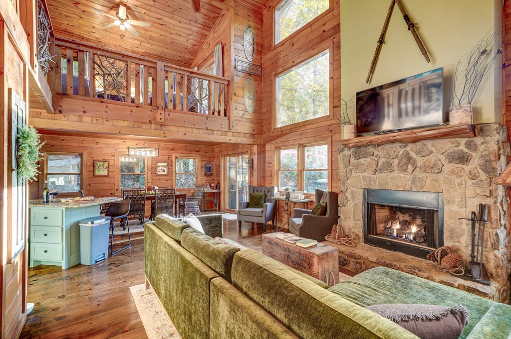 28 Rowland Pointe