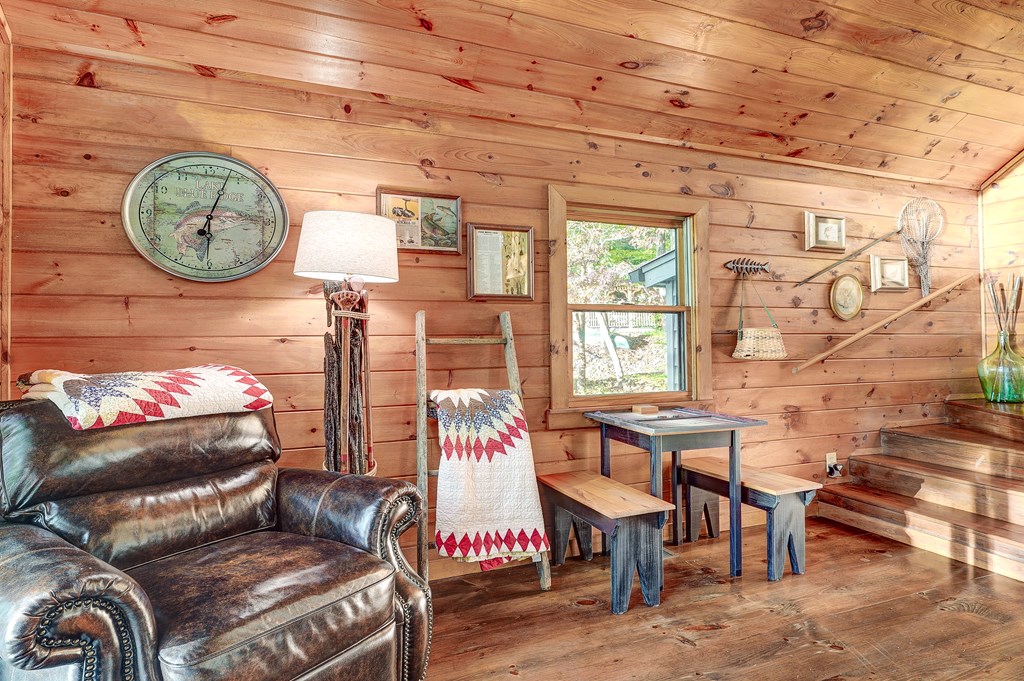 28 Rowland Pointe