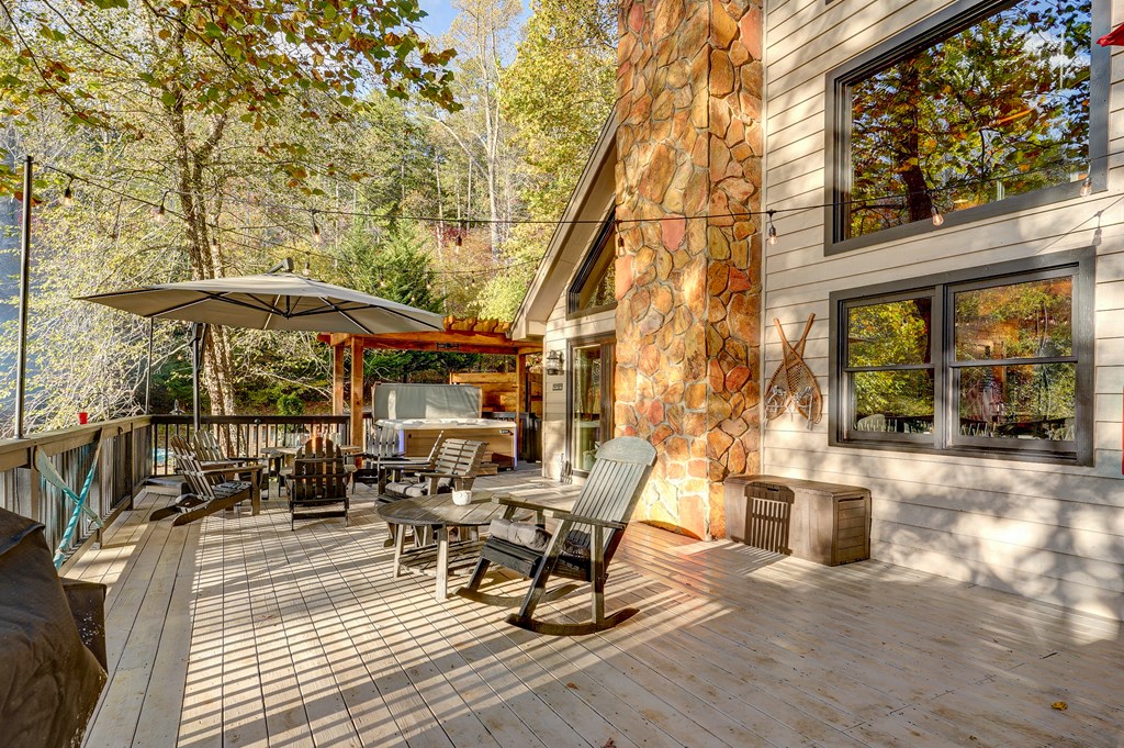 28 Rowland Pointe