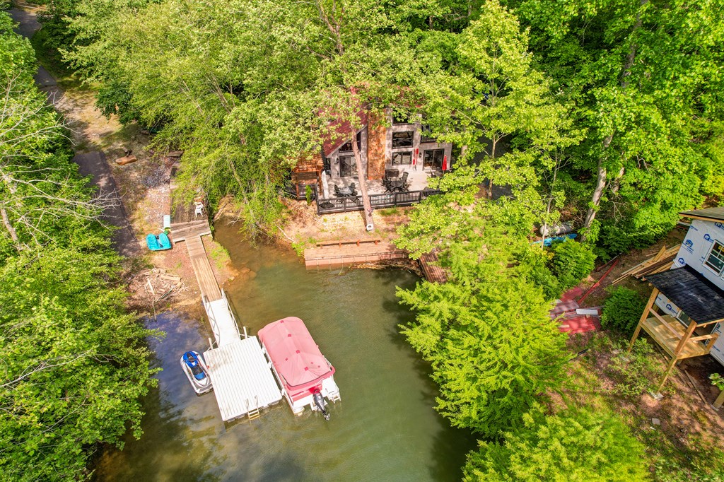 28 Rowland Pointe