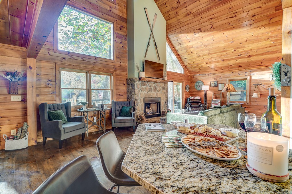 28 Rowland Pointe