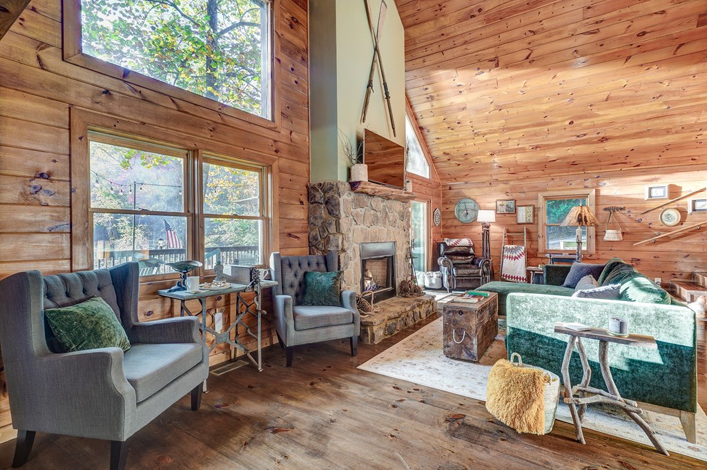 28 Rowland Pointe
