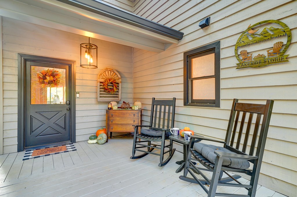 28 Rowland Pointe