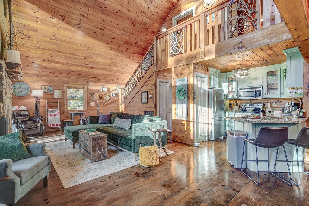 28 Rowland Pointe