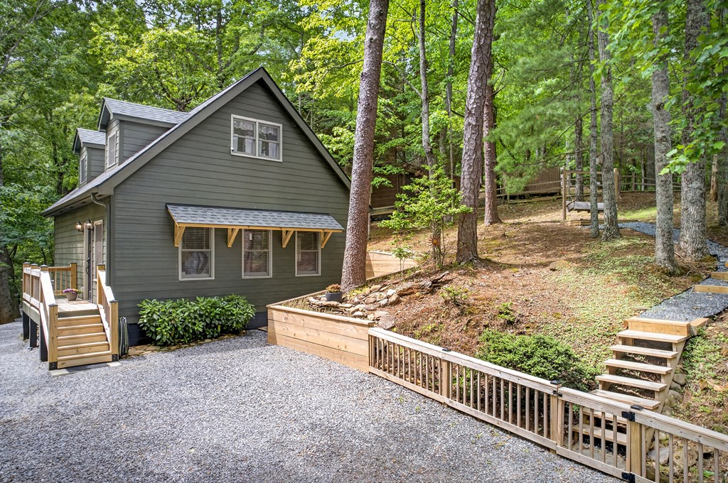 747 Mountain Oak Road