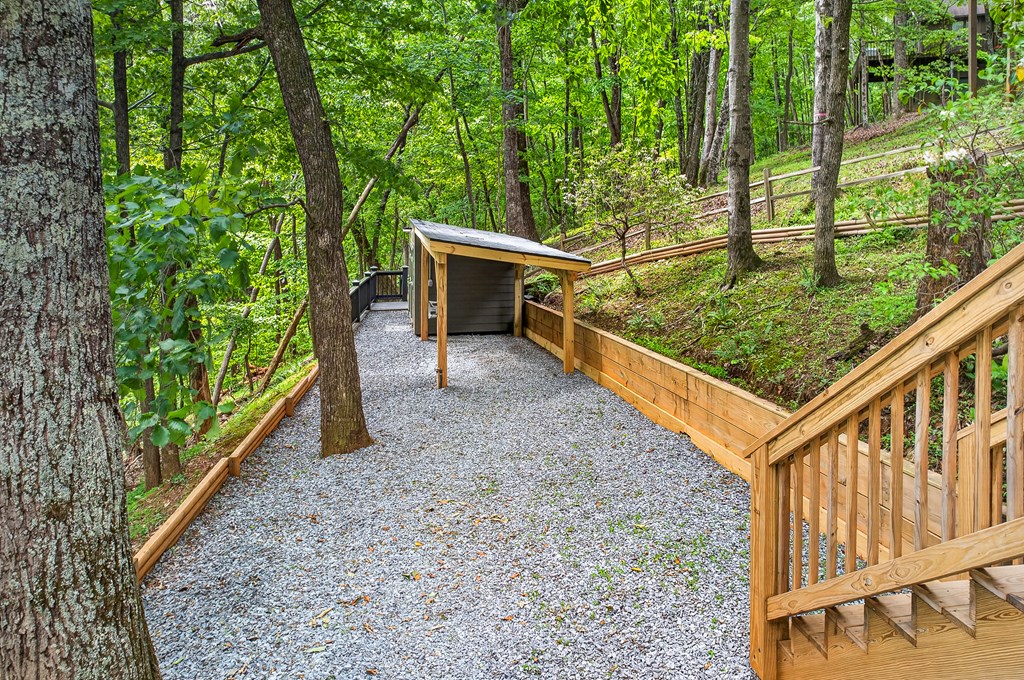 747 Mountain Oak Road