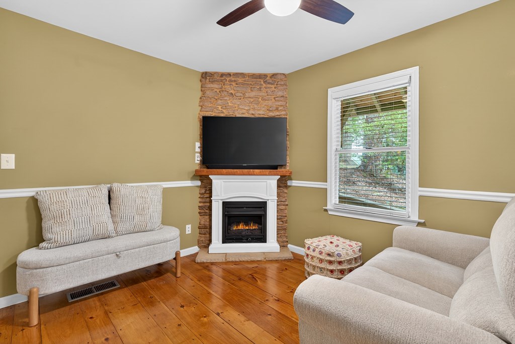 747 Mountain Oak Road