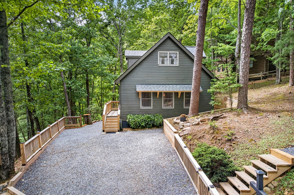 747 Mountain Oak Road