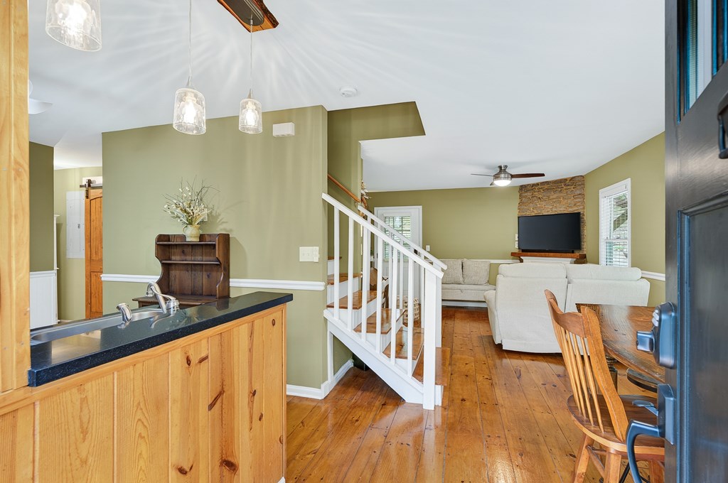 747 Mountain Oak Road
