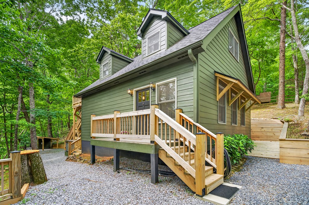 747 Mountain Oak Road