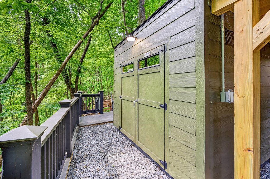 747 Mountain Oak Road