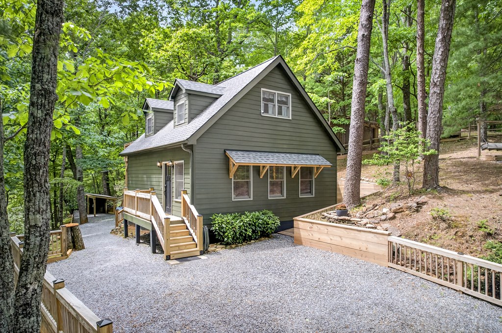 747 Mountain Oak Road