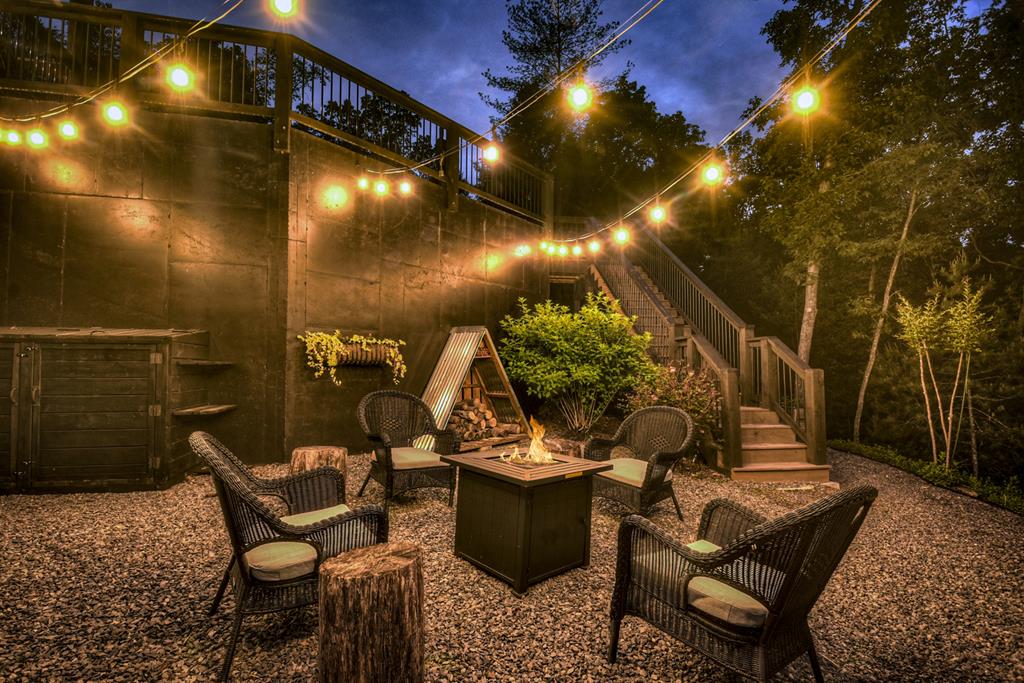 819 Hap Holt Road