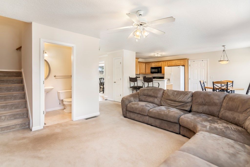8810 Brookhurst Trl