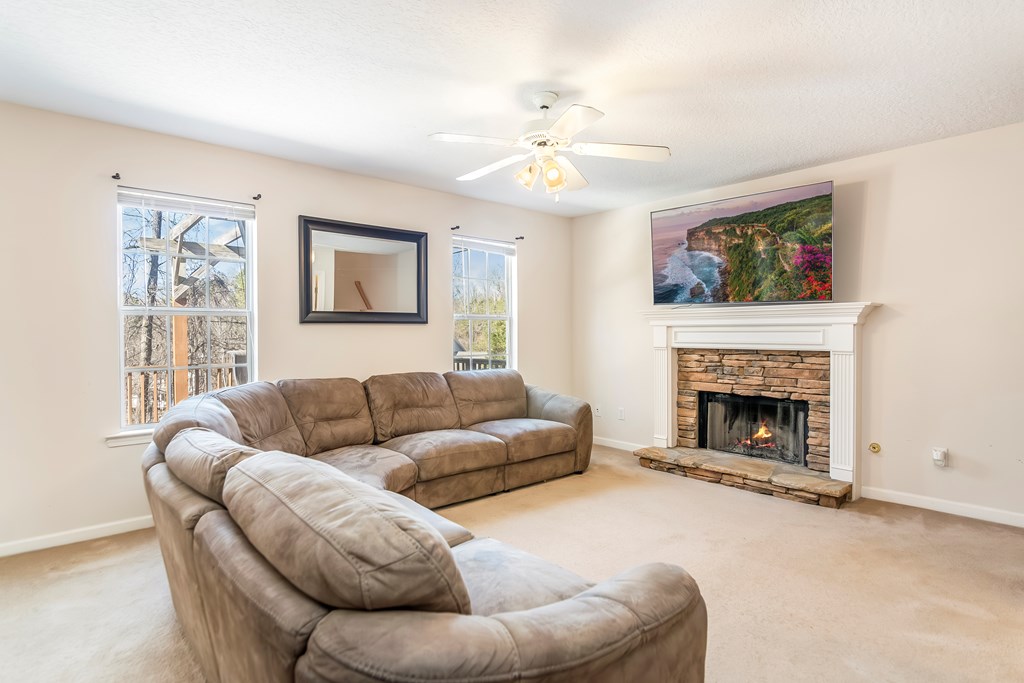 8810 Brookhurst Trl