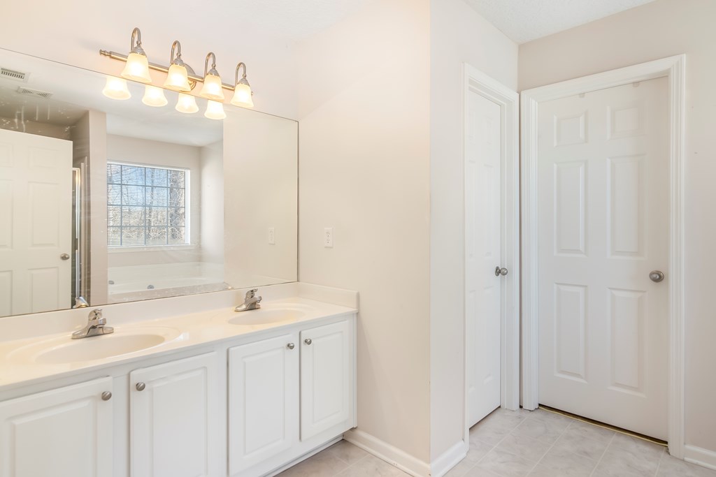 8810 Brookhurst Trl
