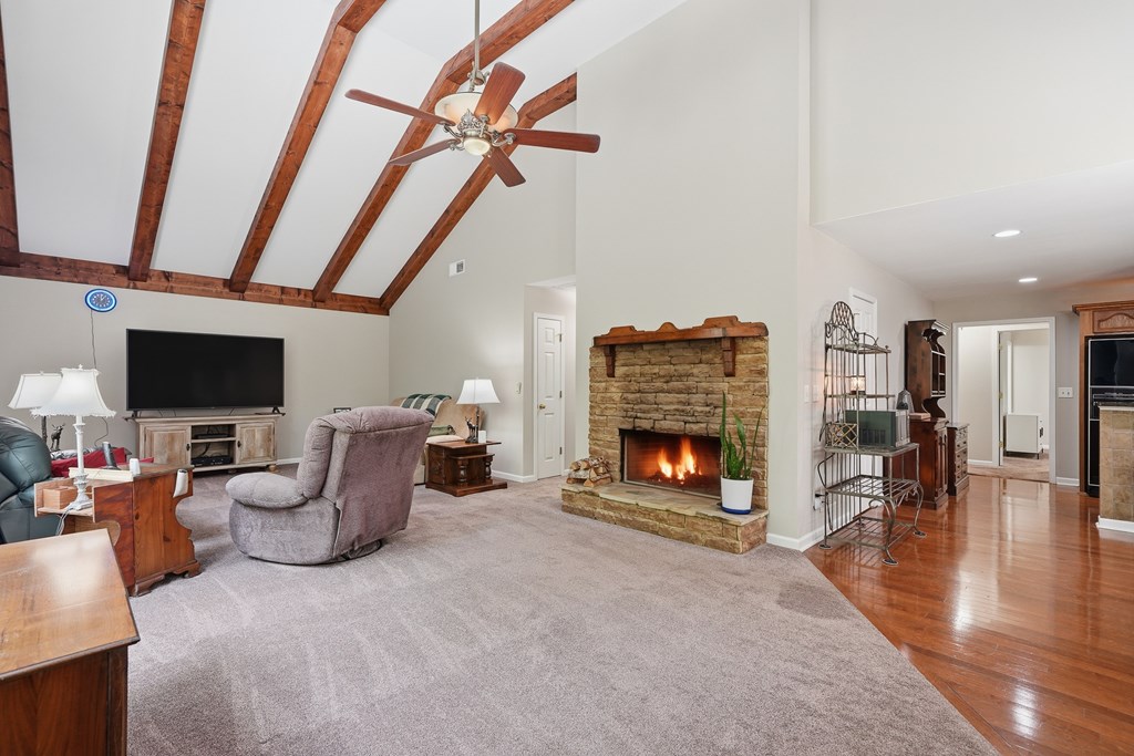 9121 Roy Road