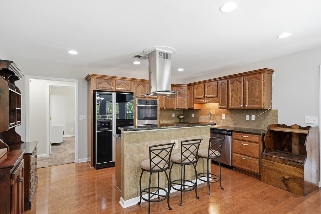 9121 Roy Road