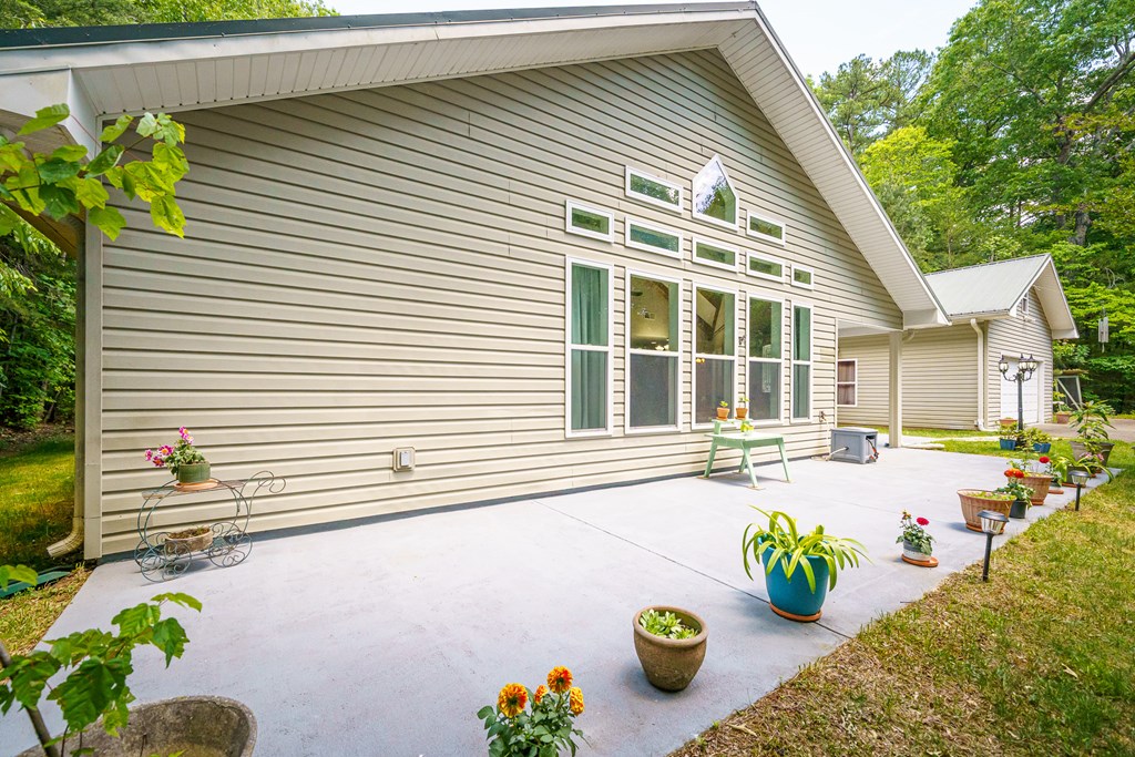 9121 Roy Road
